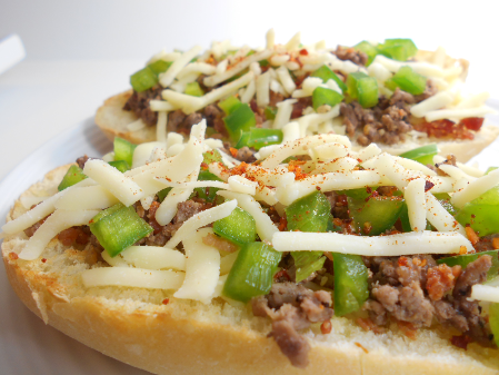Two Buns Bacon Mozza Melt with Hamburger, Bacon, Cheese, Green Pepper 